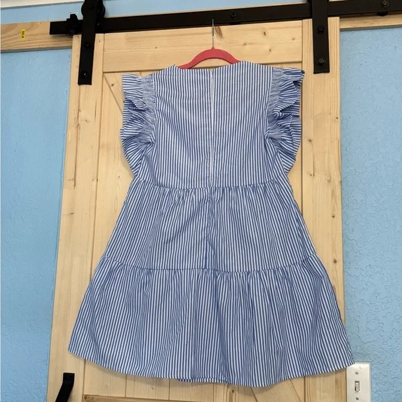 SHEIN Blue and White Patterned Top - Picture 2 of 6